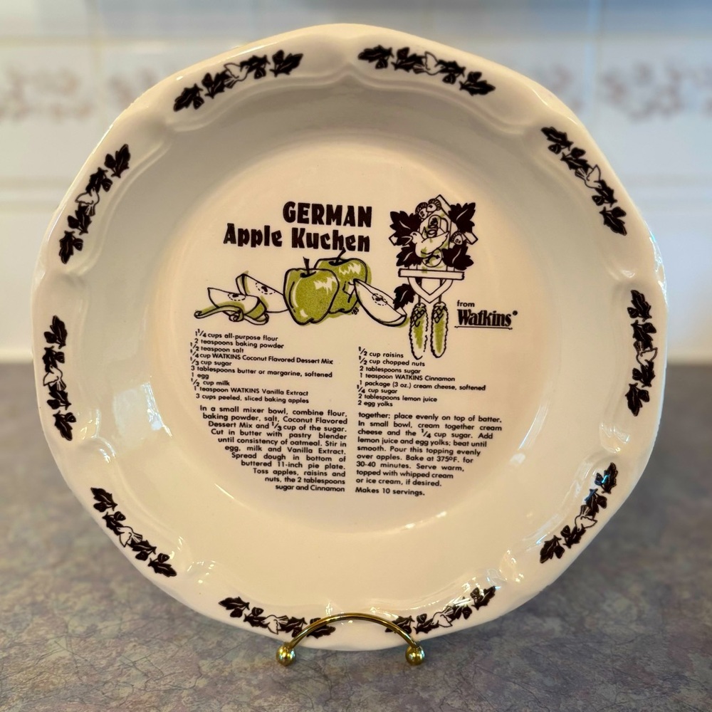 80's Watkins German Apple Kuchen Pie Plate - Watkins Ceramic Bakeware - Baking